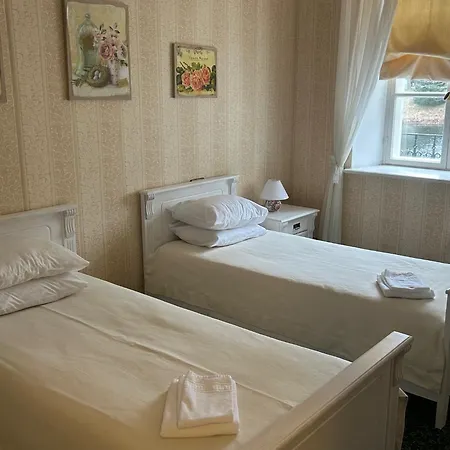 Moisa Iseteeninduslik Majutus Lägenhet *